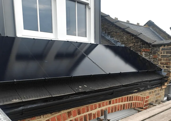 Semi-detached 3-storey house in Sydenham, London - photo 1