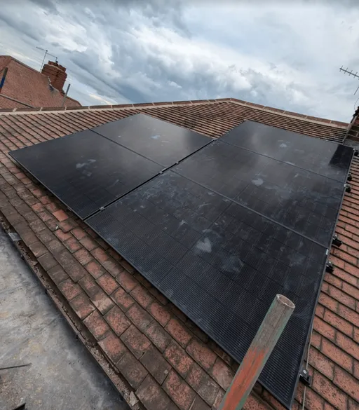 Semi-Detached House in Gateshead, North East - photo 1